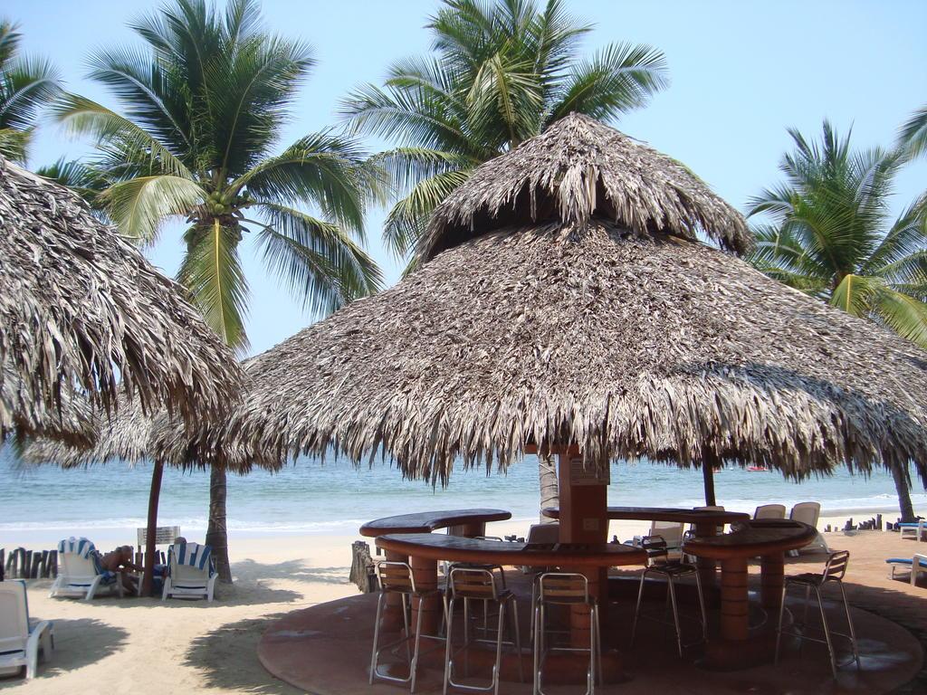 Hotel Villa Mexicana Zihuatanejo Bagian luar foto