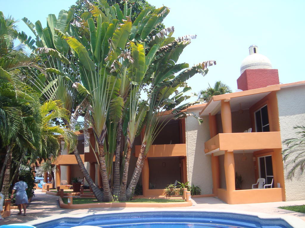 Hotel Villa Mexicana Zihuatanejo Bagian luar foto